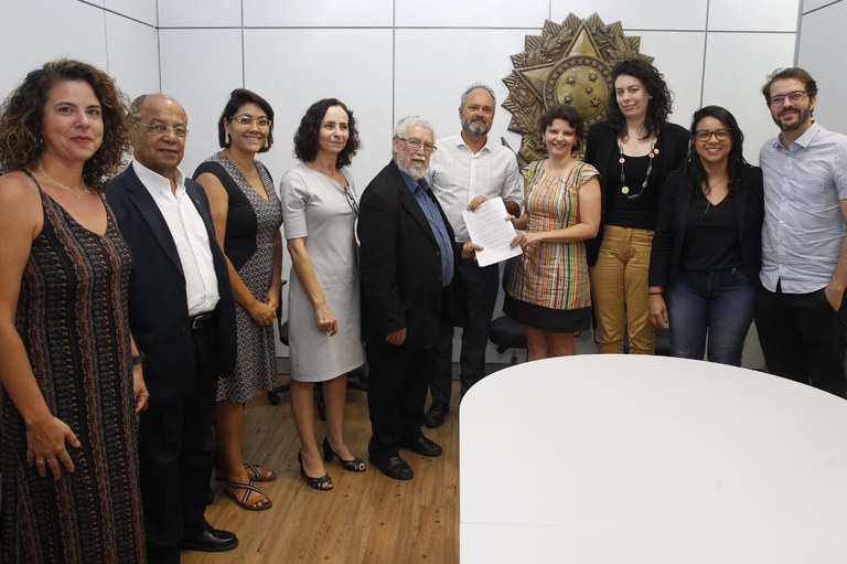 Representantes do MGI e dos servidores da carreira de ATPS celebram acordo de reestruturação